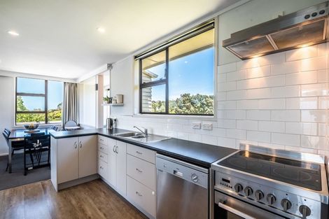 Photo of property in 10 Peter Terrace, Castor Bay, Auckland, 0620