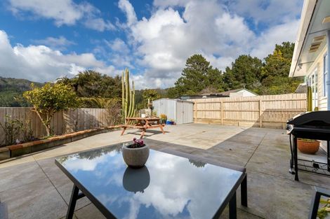 Photo of property in 27 Amundsen Grove, Stokes Valley, Lower Hutt, 5019