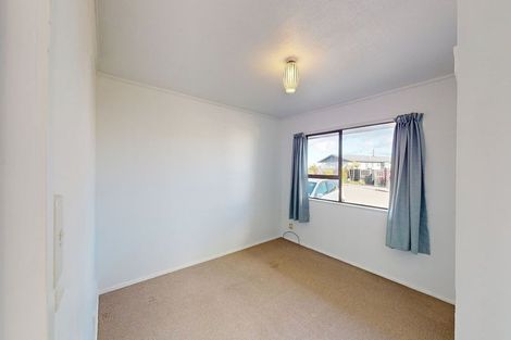 Photo of property in 41a Sunhaven Drive, Newlands, Wellington, 6037