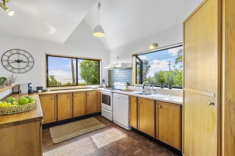 Photo of property in 14a Duncansby Road, Stanmore Bay, Whangaparaoa, 0932