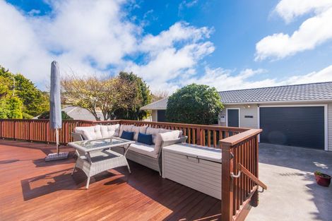 Photo of property in 18 Middleton Road, Johnsonville, Wellington, 6037