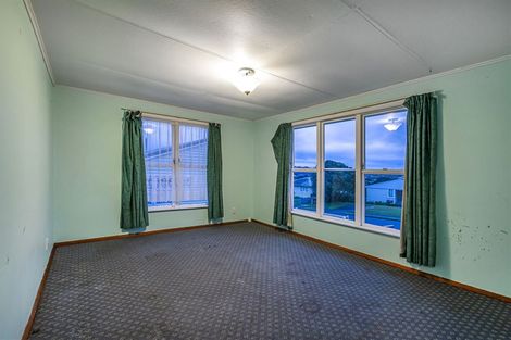 Photo of property in 52 Arahura Crescent, Waitangirua, Porirua, 5024