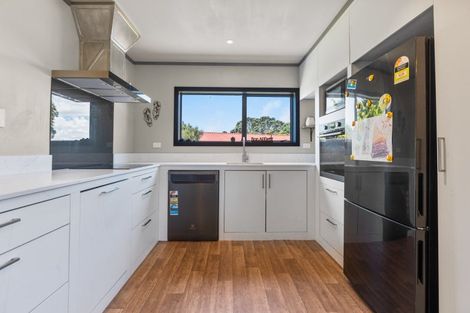 Photo of property in 15 Virginia Place, Whalers Gate, New Plymouth, 4310