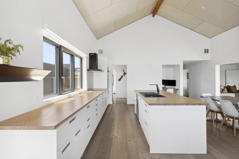 Photo of property in 7 Sapphire Spring Rise, Wanaka, 9305