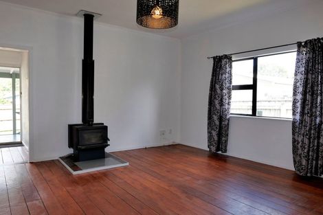 Photo of property in 129 Arawhata Road, Paraparaumu, 5032