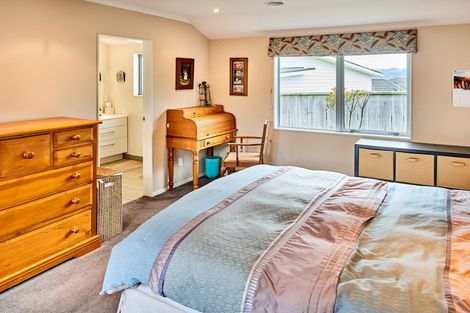 Photo of property in 12 Peel Lane, Aotea, Porirua, 5024