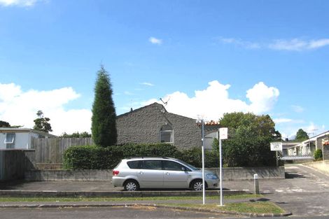 Photo of property in 6 Hutchinson Avenue, New Lynn, Auckland, 0600