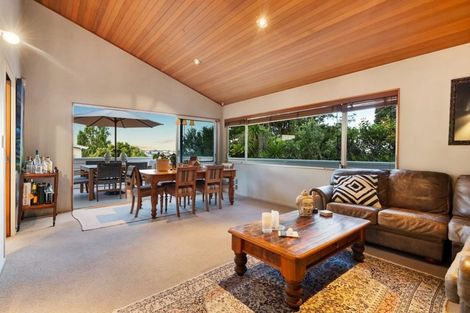 Photo of property in 1/28 Beulah Avenue, Rothesay Bay, Auckland, 0630