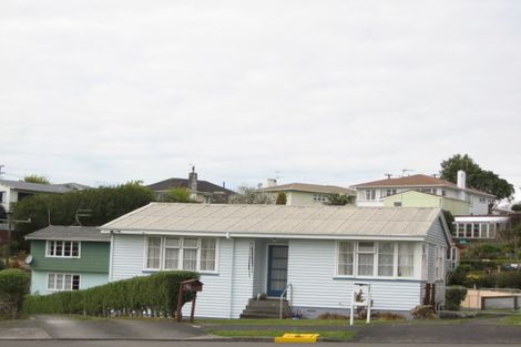 Photo of property in 6 Clerke Place, Marfell, New Plymouth, 4310