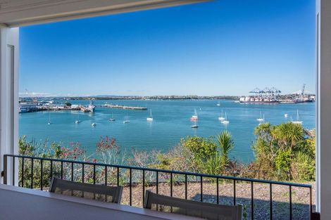 Photo of property in 31a Stanley Point Road, Stanley Point, Auckland, 0624
