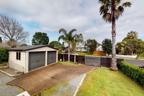 Photo of property in 165 Carnoustie Drive, Wattle Downs, Auckland, 2103