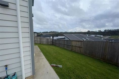 Photo of property in 10 Takurua Terrace, Orewa, 0931