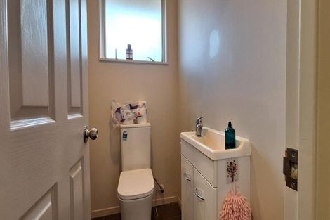 Photo of property in 3a Pittville Place, Henderson, Auckland, 0612