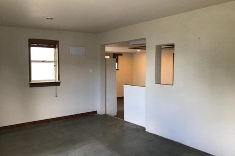 Photo of property in 81 Lauderdale Road, Birkdale, Auckland, 0626