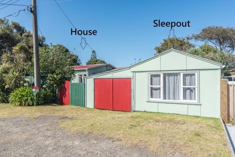 Photo of property in 2 Hemara Street, Waikanae Beach, Waikanae, 5036