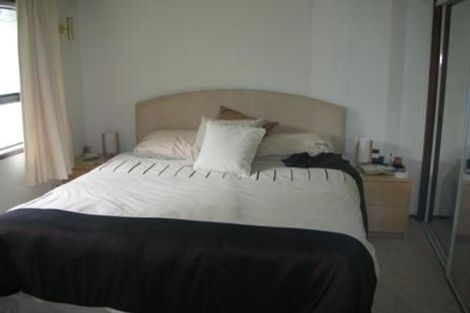 Photo of property in 2/126 Island Bay Road, Beach Haven, Auckland, 0626