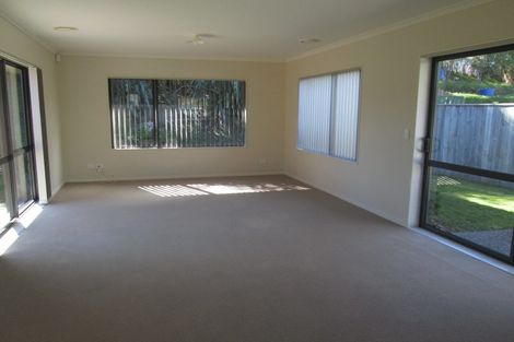 Photo of property in 9 Cascade Way, Paraparaumu, 5032