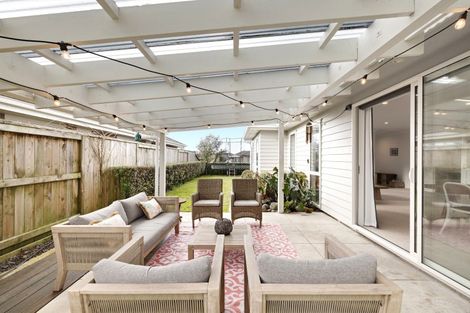 Photo of property in 2 Raiha Street, Papamoa Beach, Papamoa, 3118