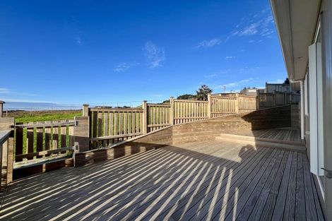 Photo of property in 42 Takurua Terrace, Orewa, 0931