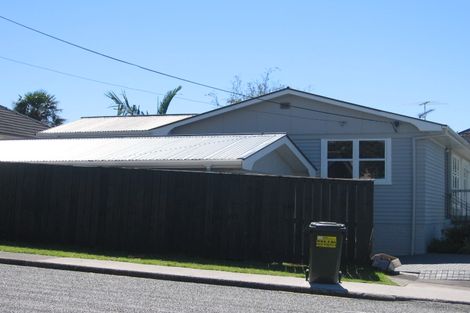 Photo of property in 55 Forrest Hill Road, Milford, Auckland, 0620