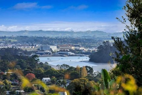 Photo of property in 2/20 Pemberton Avenue, Bayview, Auckland, 0629