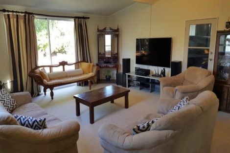 Photo of property in 20 Quigley Street, Newlands, Wellington, 6037