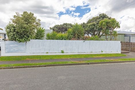 Photo of property in 4 Kupe Place, Castlecliff, Whanganui, 4501