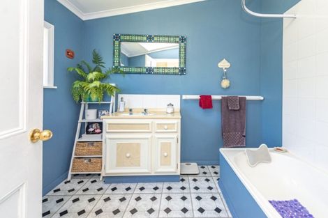 Photo of property in 13 Burton Avenue, Whanganui East, Whanganui, 4500