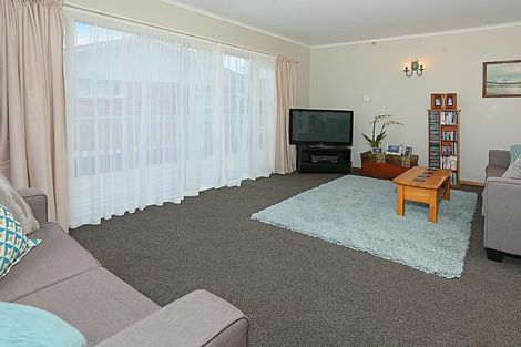 Photo of property in 122 Sturges Road, Henderson, Auckland, 0612