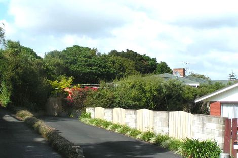 Photo of property in 16 Trevone Place, Forrest Hill, Auckland, 0620