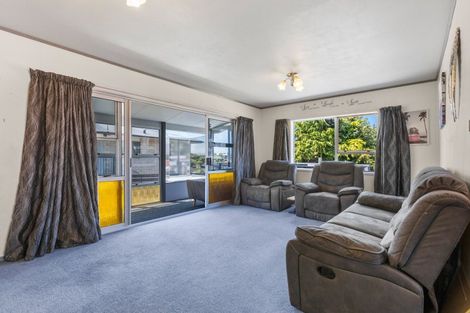 Photo of property in 15 Virginia Place, Whalers Gate, New Plymouth, 4310