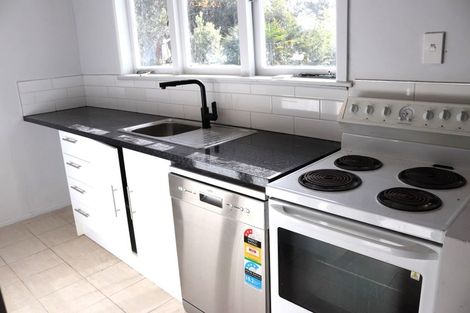 Photo of property in 579 East Coast Road, Browns Bay, Auckland, 0630