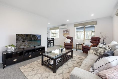 Photo of property in 8 Dove Place, Pyes Pa, Tauranga, 3112