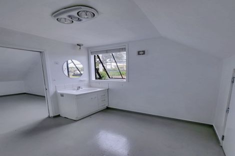 Photo of property in 1/17 Sandown Road, Rothesay Bay, Auckland, 0630