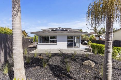 Photo of property in 24 Gulf Crest, Bucklands Beach, Auckland, 2012