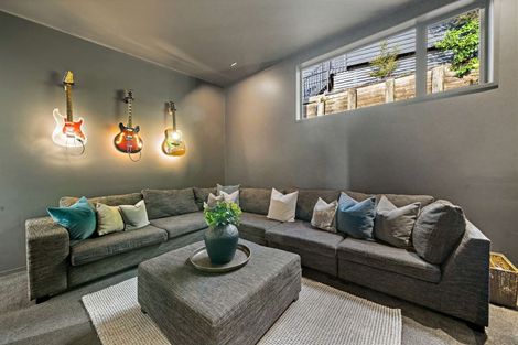 Photo of property in 81 Piha Road, Piha, New Lynn, 0772