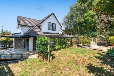 Photo of property in 1/1 Tern Place, Unsworth Heights, Auckland, 0632