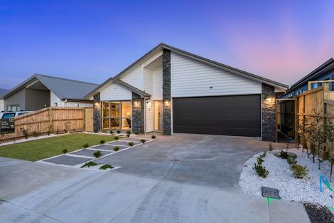 Photo of property in 17 Konoba Avenue, Kumeu, 0810