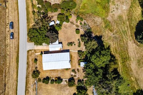 Photo of property in 6 Cambridge Road, Patearoa, 9398