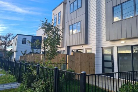 Photo of property in 3/122 Pooks Road, Ranui, Auckland, 0612