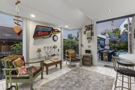 Photo of property in 8 Lingham Crescent, Torbay, Auckland, 0630