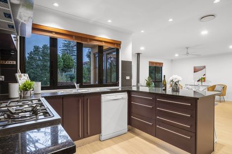 Photo of property in 7 Twin Court, Albany, Auckland, 0632