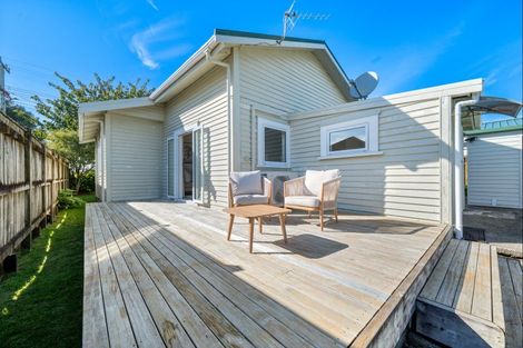 Photo of property in 44 Fitzroy Road, Fitzroy, New Plymouth, 4312