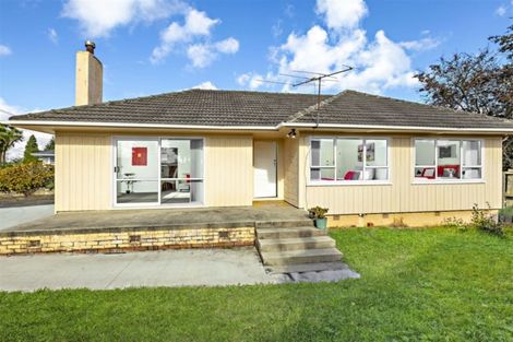 Photo of property in 140 Russell Road, Manurewa, Auckland, 2102