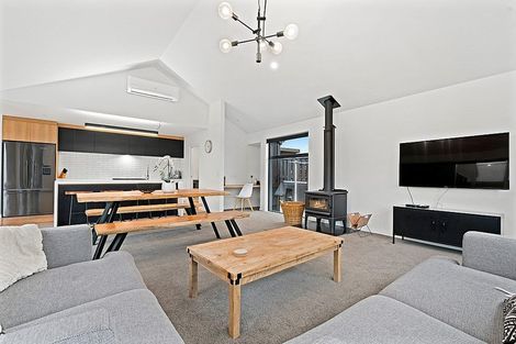 Photo of property in 10 Sawdon Street, Wanaka, 9305