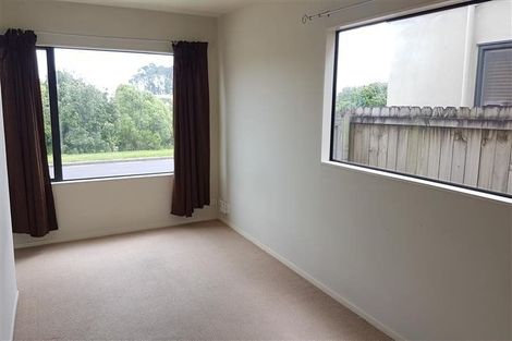 Photo of property in 60 Tiger Drive, Golflands, Auckland, 2013