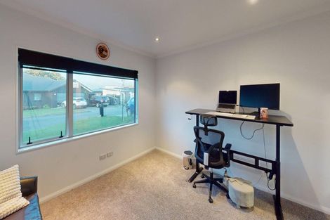 Photo of property in 6 D'urville Place, Kelvin Grove, Palmerston North, 4414