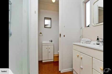 Photo of property in 1/39 Witheford Drive, Bayview, Auckland, 0629