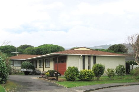 Photo of property in 19 Rawene Street, Waikanae, 5036