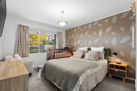 Photo of property in 35 Montclare Avenue, Avonhead, Christchurch, 8042